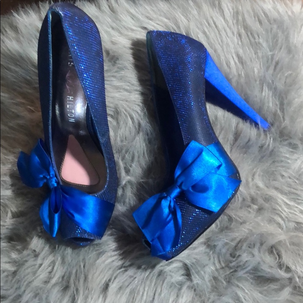 Paris Hilton electric blue shoes w/ now